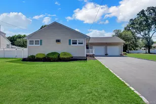 12 Bainbridge Ave, Melville, NY 11747 - Photo 2