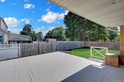 12 Bainbridge Avenue, Melville, NY 11747 - Photo 10