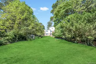 122 Dawn Rd, Rocky Point, NY 11778 - Photo 6