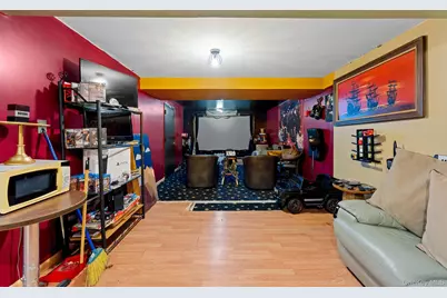 1076 Gipson Street, Far Rockaway, NY 11691 - Photo 24