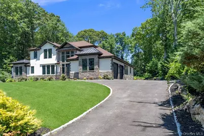 21 Arista Drive, Dix Hills, NY 11746 - Photo 2