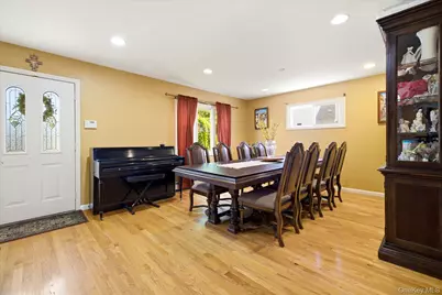 119 Caroline Avenue, Franklin Square, NY 11010 - Photo 16