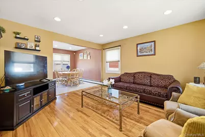 119 Caroline Avenue, Franklin Square, NY 11010 - Photo 18