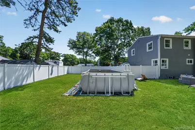 208 Newburgh Avenue, Medford, NY 11763 - Photo 30