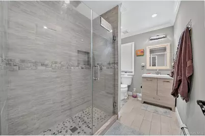 208 Newburgh Avenue, Medford, NY 11763 - Photo 20