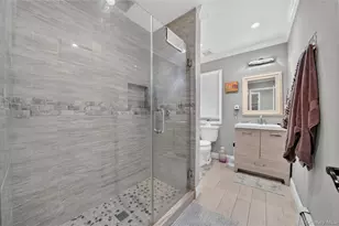 208 Newburgh Ave, Medford, NY 11763 - Photo 20