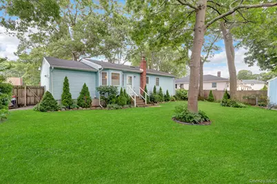 258 Floyd Road, Shirley, NY 11967 - Photo 18