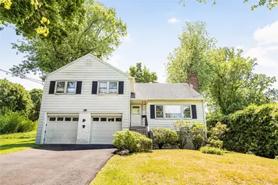 21 Pomander Drive, White Plains, NY 10607 - Photo 1