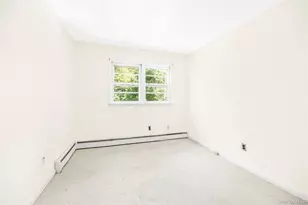 21 Pomander Dr, White Plains, NY 10607 - Photo 20