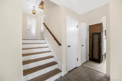 21 Pomander Drive, White Plains, NY 10607 - Photo 14