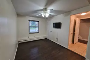 123 Southern Pkwy, Plainview, NY 11803 - Photo 30