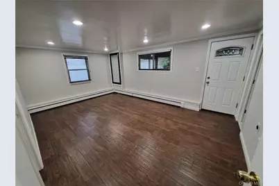 123 Southern Parkway, Plainview, NY 11803 - Photo 22