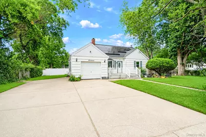 17 Maple Street, Brentwood, NY 11717 - Photo 2