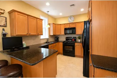 727 Balfour Place, Melville, NY 11747 - Photo 6