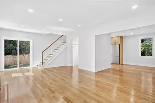 118 Willow St, Roslyn Heights, NY 11577 - Photo 8