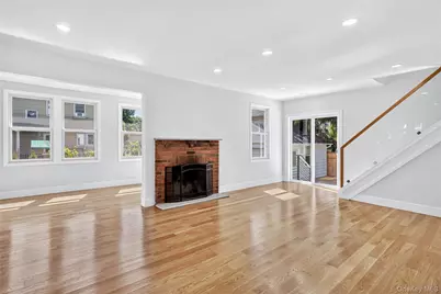 118 Willow Street, Roslyn Heights, NY 11577 - Photo 10