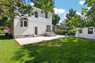 118 Willow St, Roslyn Heights, NY 11577 - Photo 28