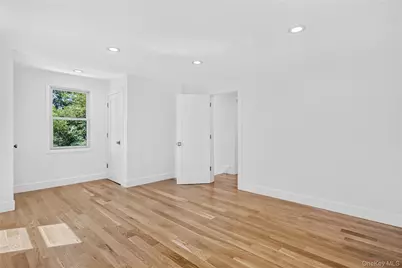118 Willow Street, Roslyn Heights, NY 11577 - Photo 18