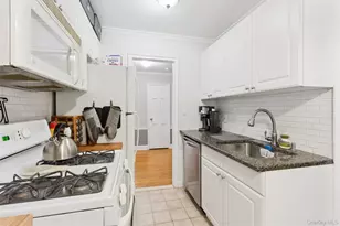 43 N Forest Ave, Rockville Centre, NY 11570 - Photo 8
