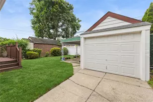 75-48 183rd St, Fresh Meadows, NY 11366 - Photo 38