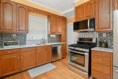 151 Beechwood Avenue, Mount Vernon, NY 10553 - Photo 8