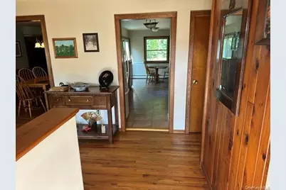 94 Arlington Road, Ronkonkoma, NY 11779 - Photo 4