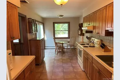 94 Arlington Road, Ronkonkoma, NY 11779 - Photo 8