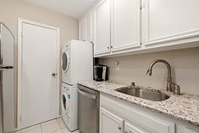 606 Flair Court W, Saint James, NY 11780 - Photo 10