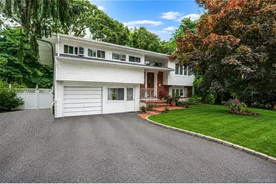31 Holbrook Road, Centereach, NY 11720 - Photo 2