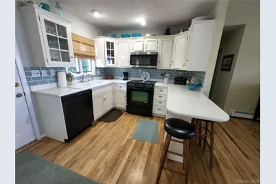 7 Riverhead Road, Sound Beach, NY 11789 - Photo 6