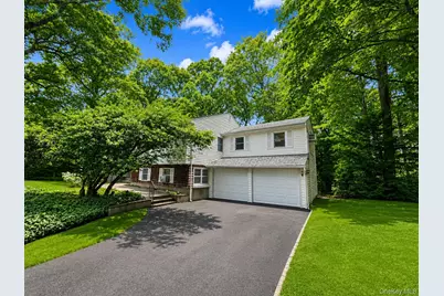 17 Arbor Lane, Dix Hills, NY 11746 - Photo 2