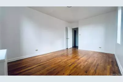 144-11 Sanford Avenue #5I, Flushing, NY 11355 - Photo 2