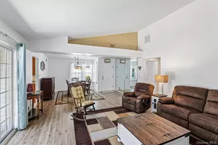 187 Glen Dr, Ridge, NY 11961 - Photo 6