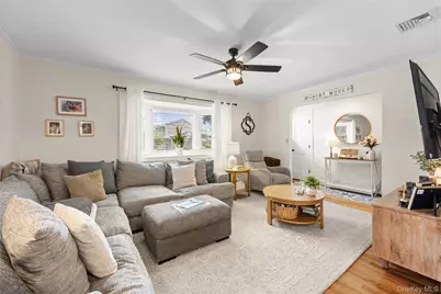 56 Morris Avenue, West Islip, NY 11795 - Photo 6