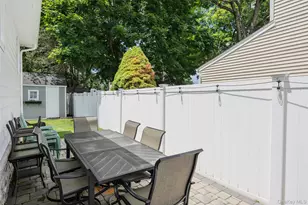 56 Morris Ave, West Islip, NY 11795 - Photo 32