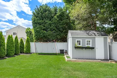 56 Morris Avenue, West Islip, NY 11795 - Photo 28