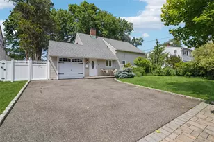 45 Abbot Ln, Hicksville, NY 11801 - Photo 2
