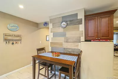 45 Abbot Lane, Hicksville, NY 11801 - Photo 8