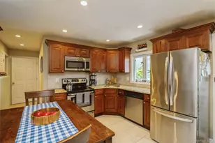 45 Abbot Ln, Hicksville, NY 11801 - Photo 6