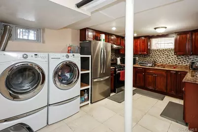 18348 Camden Avenue, Saint Albans, NY 11412 - Photo 14