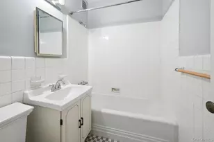 7 Midland Gardens, Bronxville, NY 10708 - Photo 18