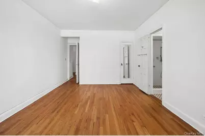 7 Midland Gardens #1M, Bronxville, NY 10708 - Photo 14