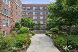 7 Midland Gardens, Bronxville, NY 10708 - Photo 2