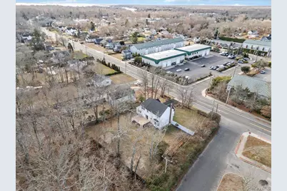 89 Railroad Avenue, Center Moriches, NY 11934 - Photo 4