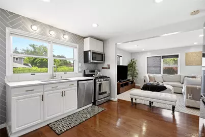 382 Johnson Avenue, Bohemia, NY 11716 - Photo 8