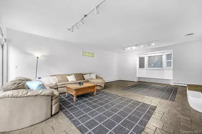 863 Richmond Road, East Meadow, NY 11554 - Photo 20