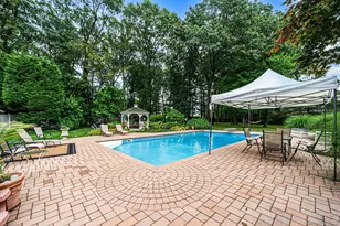863 Richmond Rd, East Meadow, NY 11554 - Photo 10