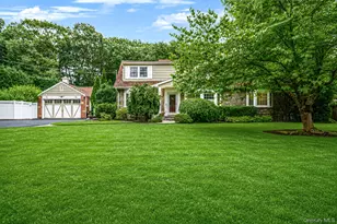 863 Richmond Rd, East Meadow, NY 11554 - Photo 2