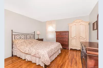 201 Shonnard Terrace, Yonkers, NY 10701 - Photo 6