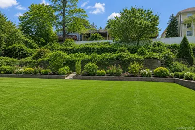 201 Shonnard Terrace, Yonkers, NY 10701 - Photo 18